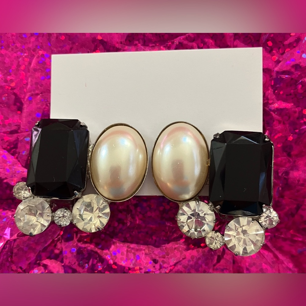 Cluster Rhinestones & pearl clip on earrings